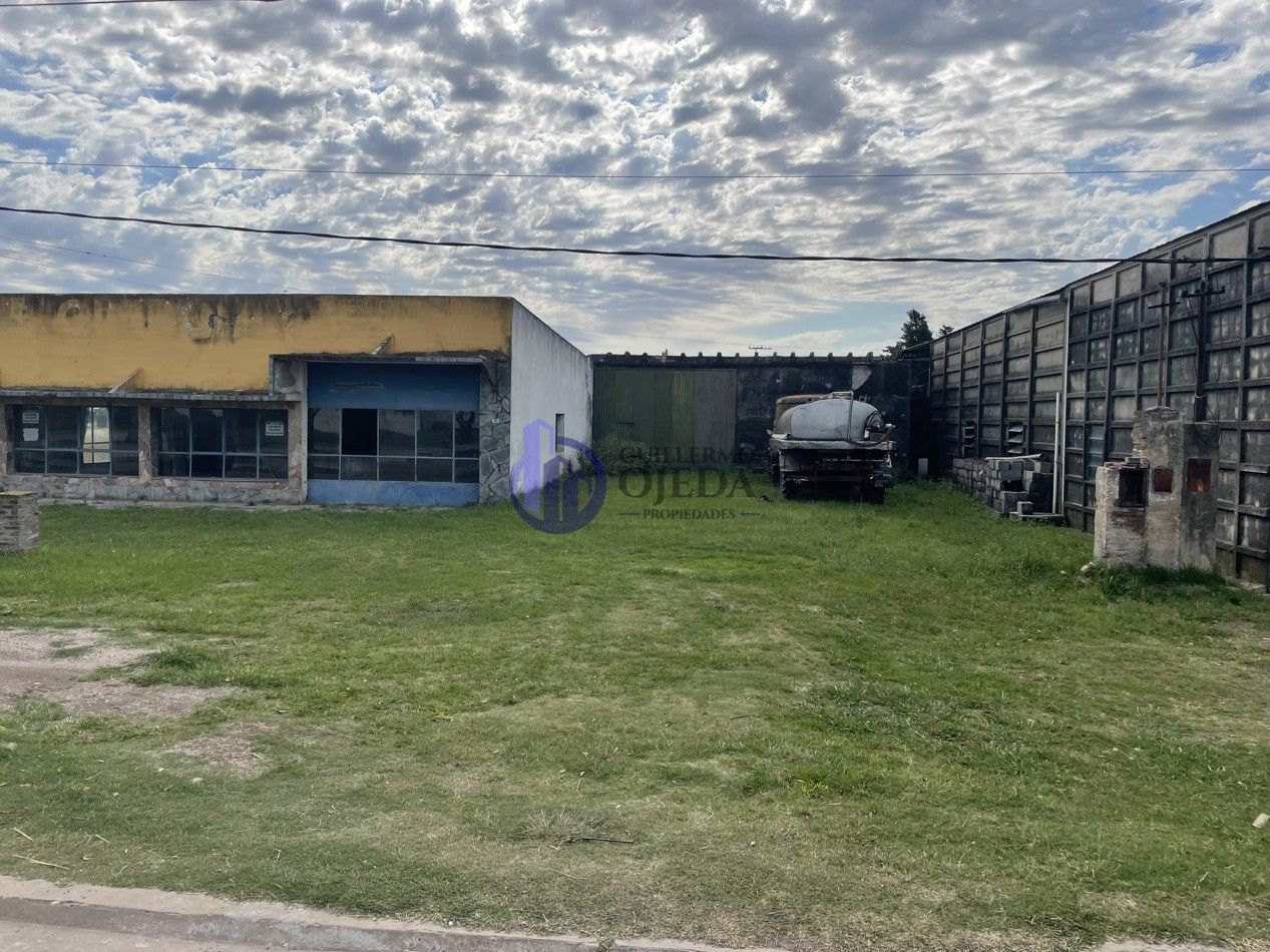 Casa con local comercial sobre ruta 34 y acceso 