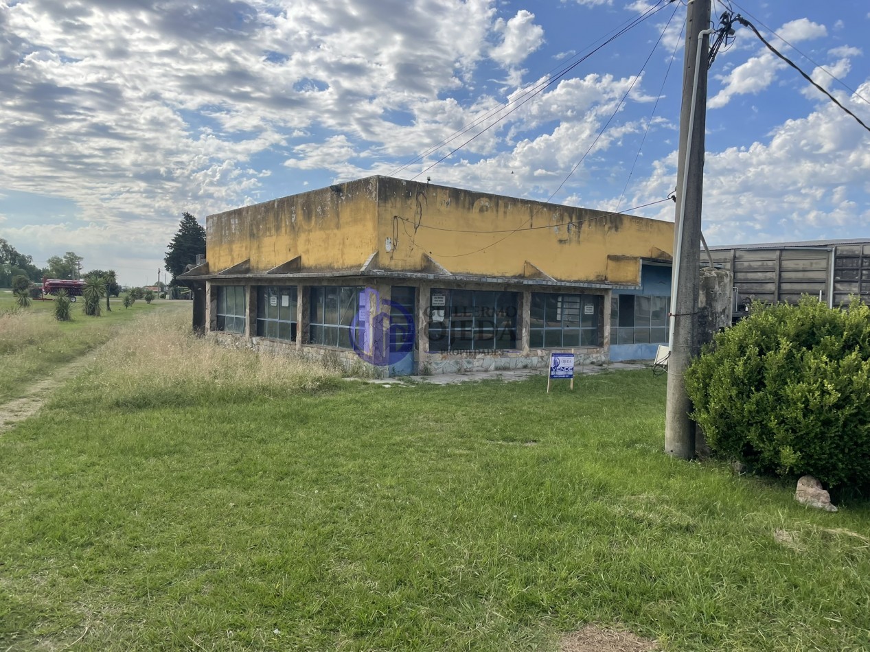 Casa con local comercial sobre ruta 34 y acceso 