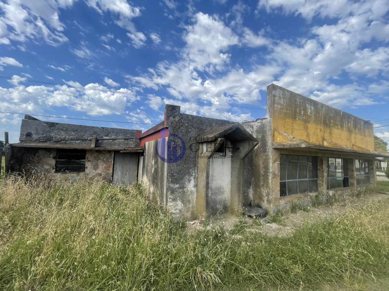 Casa con local comercial sobre ruta 34 y acceso 